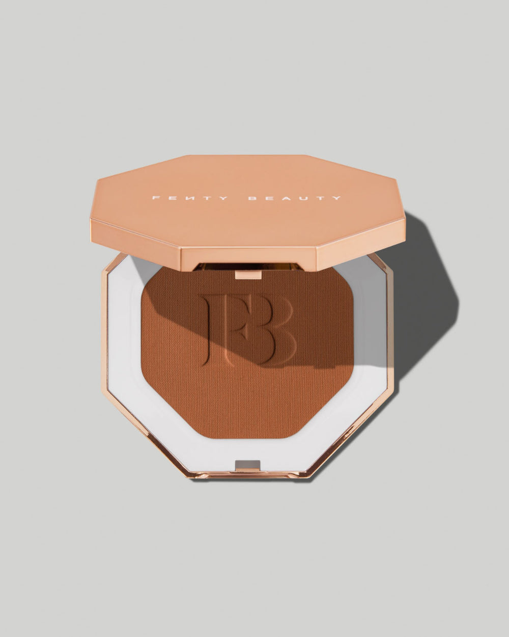 Бронзер Fenty Beauty Sun Stalk'r Instant Warmth Bronzer, оттенок Coco Naughty