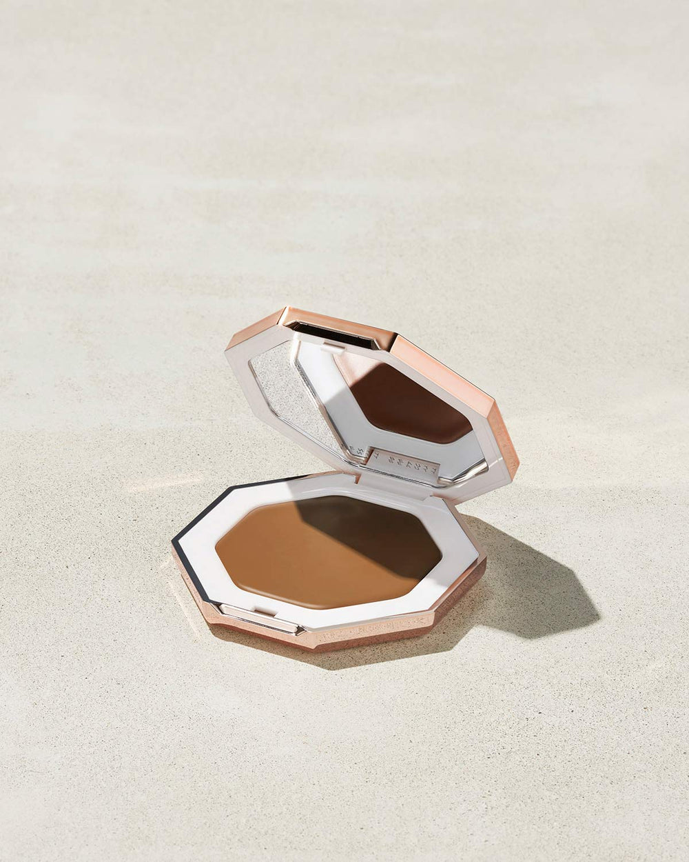 Бронзер Fenty Beauty Cheeks Out Freestyle Cream Bronzer, оттенок TEDDY