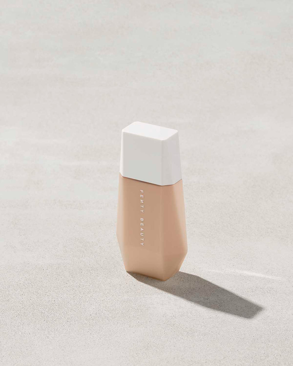 Тональный тинт Fenty Beauty Eaze Drop Lightweight Blurring Skin Tint, оттенок 9