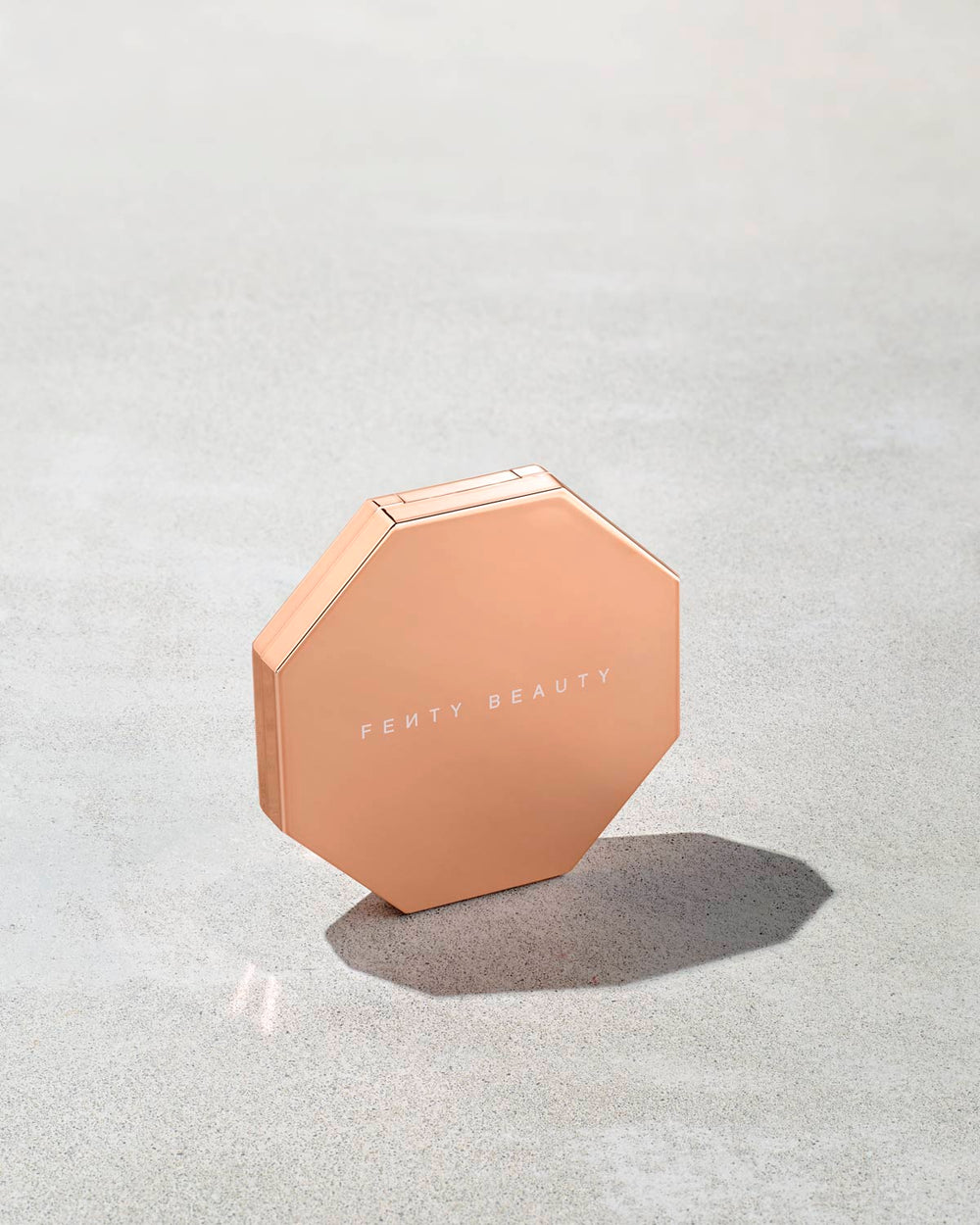 Бронзер Fenty Beauty Sun Stalk'r Instant Warmth Bronzer, оттенок Coco Naughty