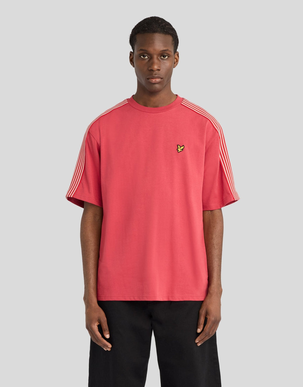 Футболка мужская Lyle & Scott с лампасами на рукавах