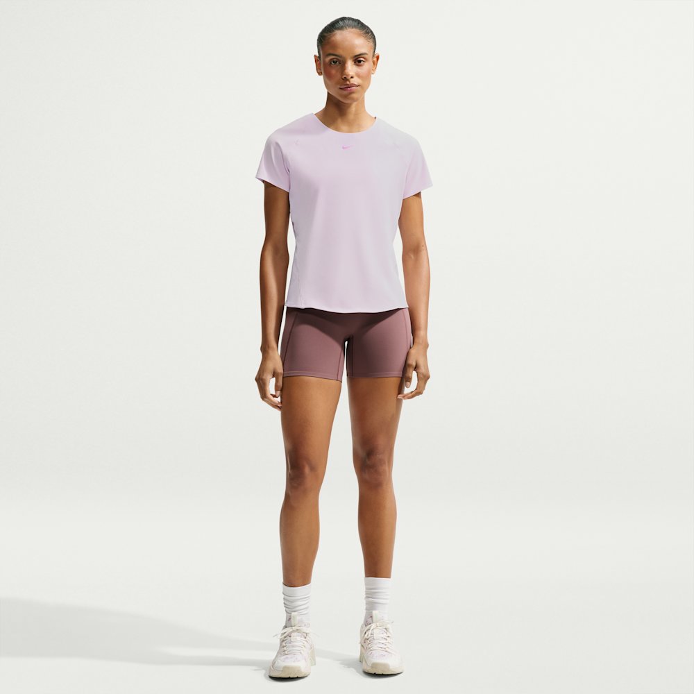 Футболка женская Nike Universa