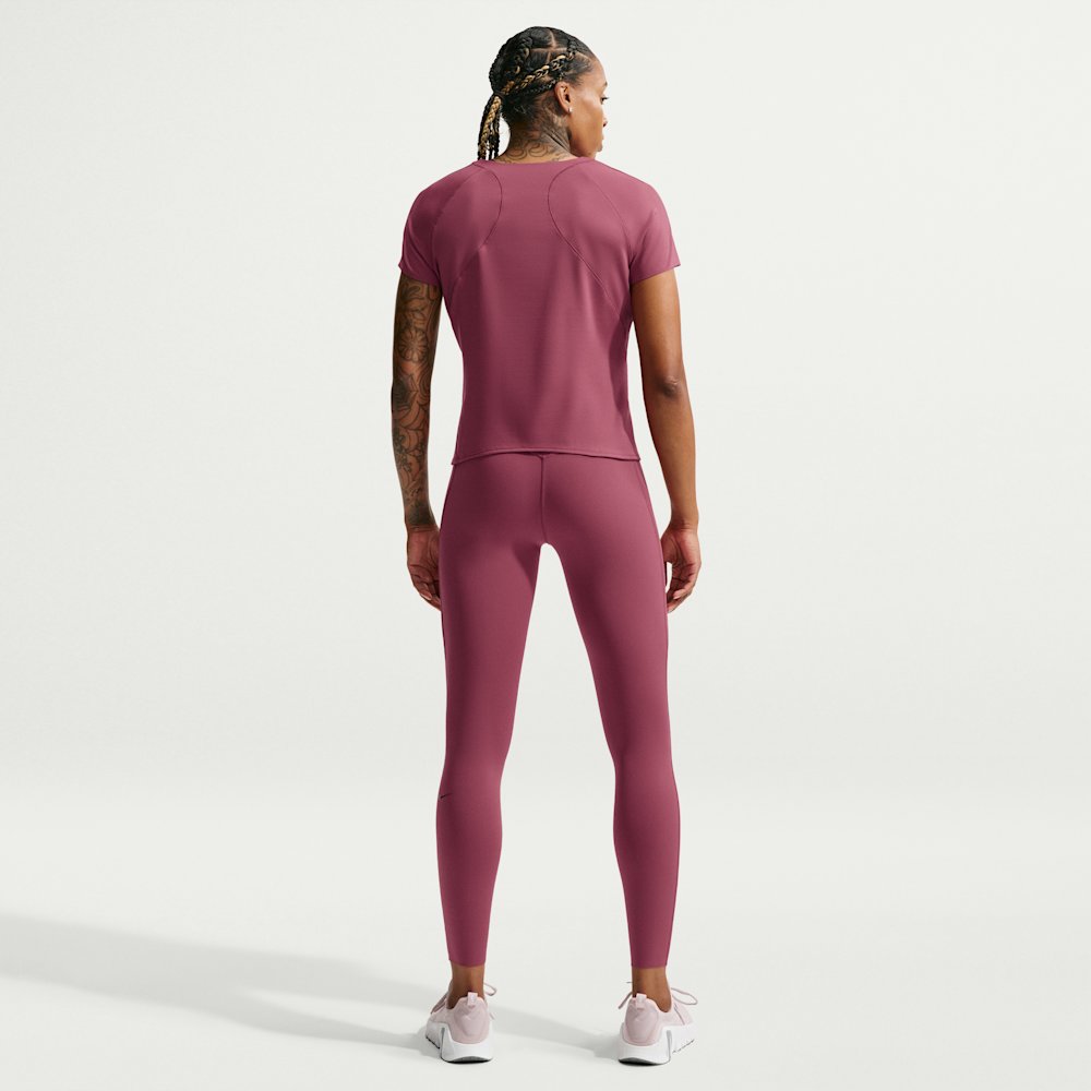 Футболка женская Nike Universa
