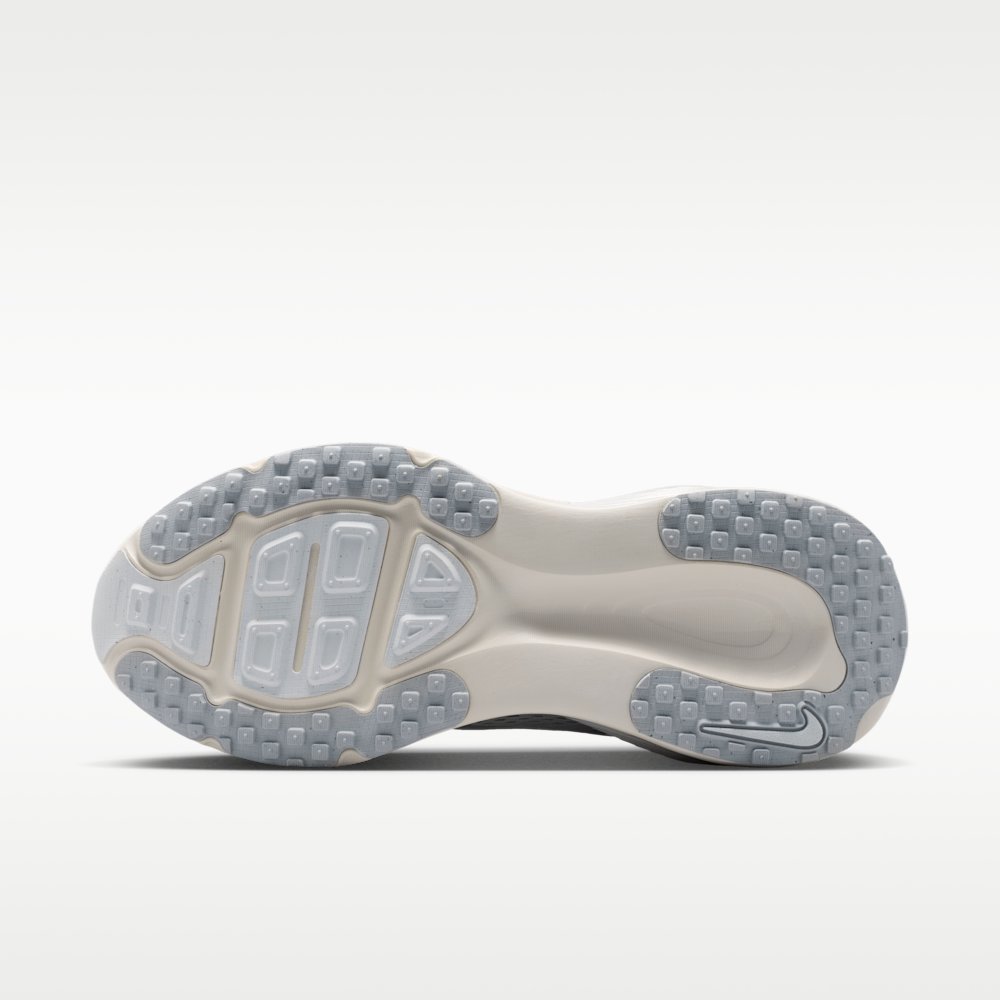 Кроссовки для бега женские Nike Vomero 18 SE