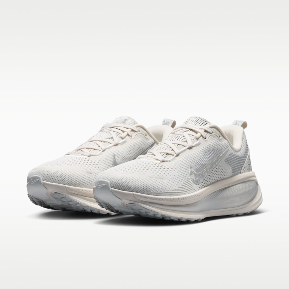 Кроссовки для бега женские Nike Vomero 18 SE