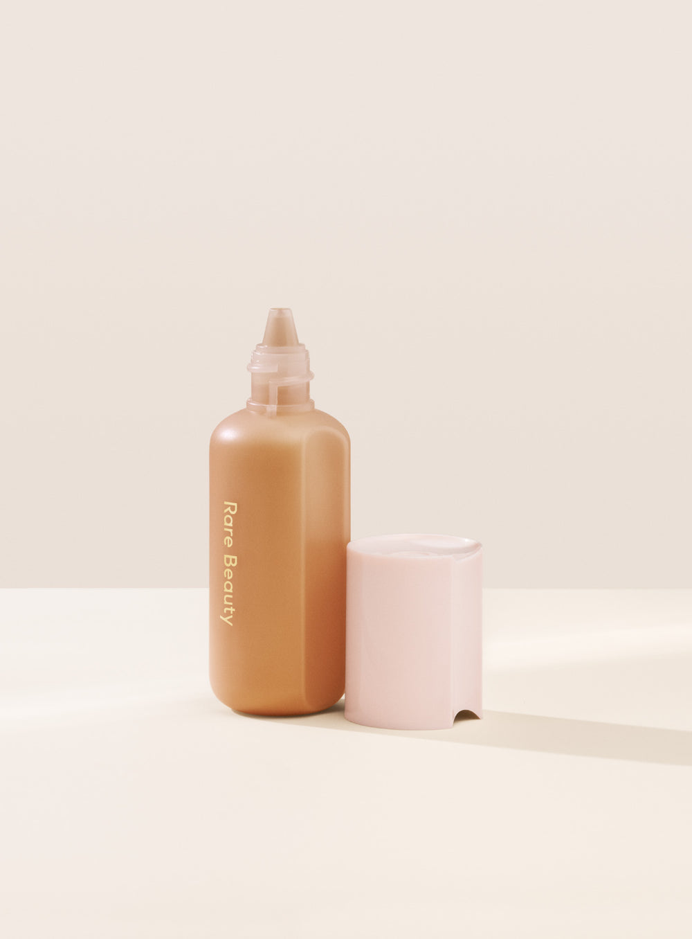 Тональный тинт Rare Beauty Positive Light Tinted Moisturizer SPF 20, оттенок 34W