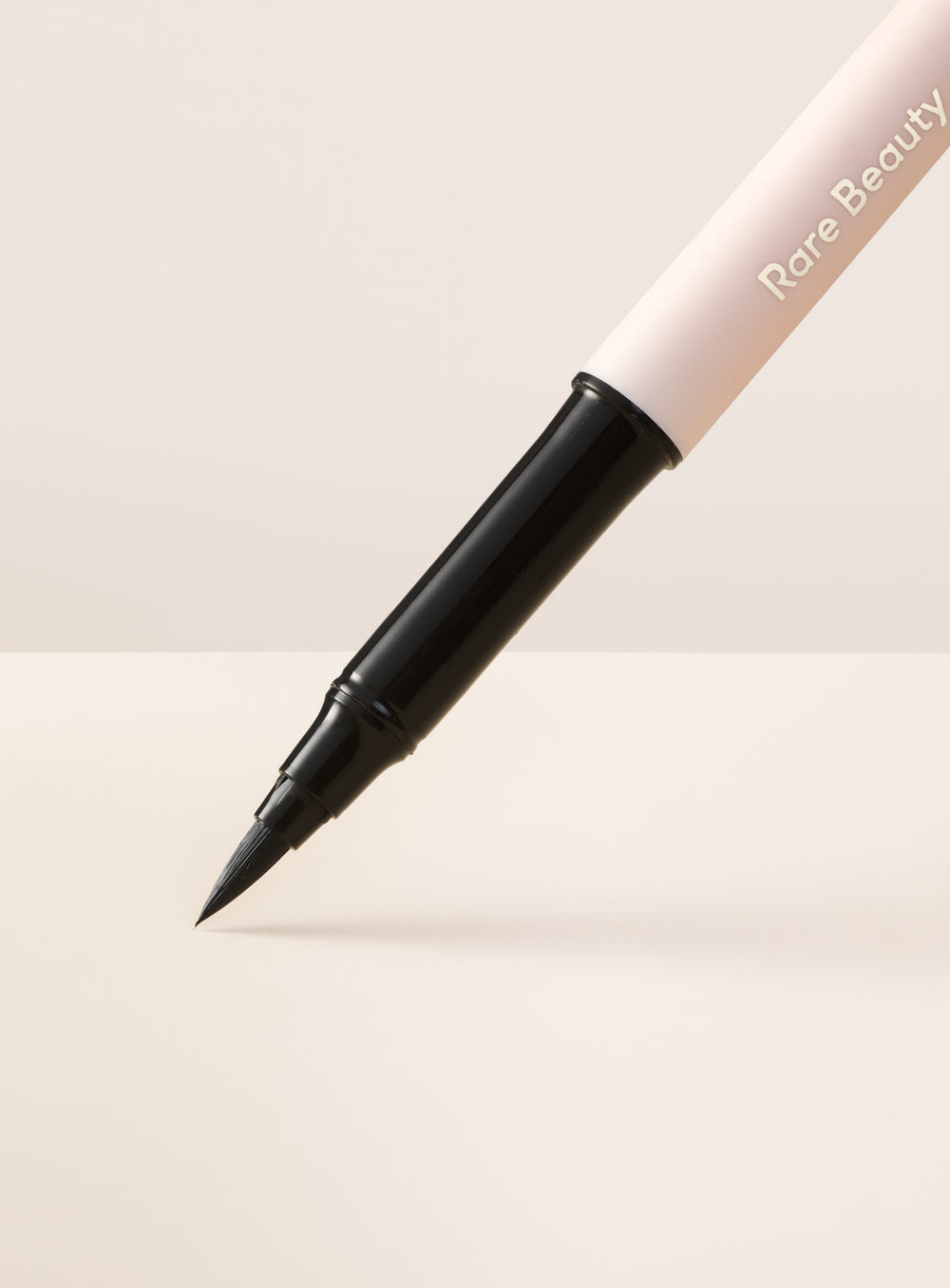 Подводка для глаз Rare Beauty Perfect Strokes Matte Liquid Liner, оттенок Black