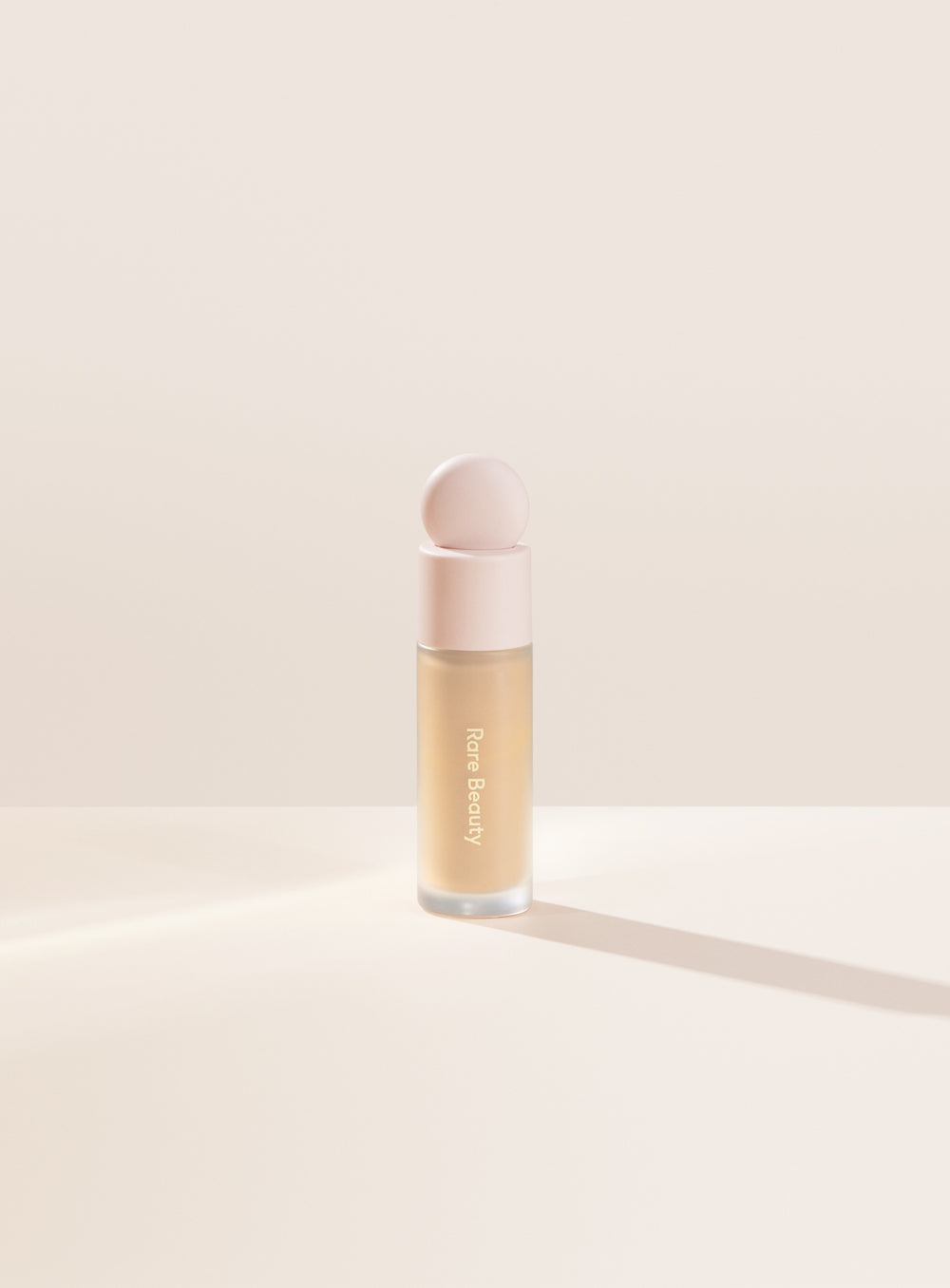 Консилер Rare Beauty Liquid Touch Brightening Concealer, оттенок 170W